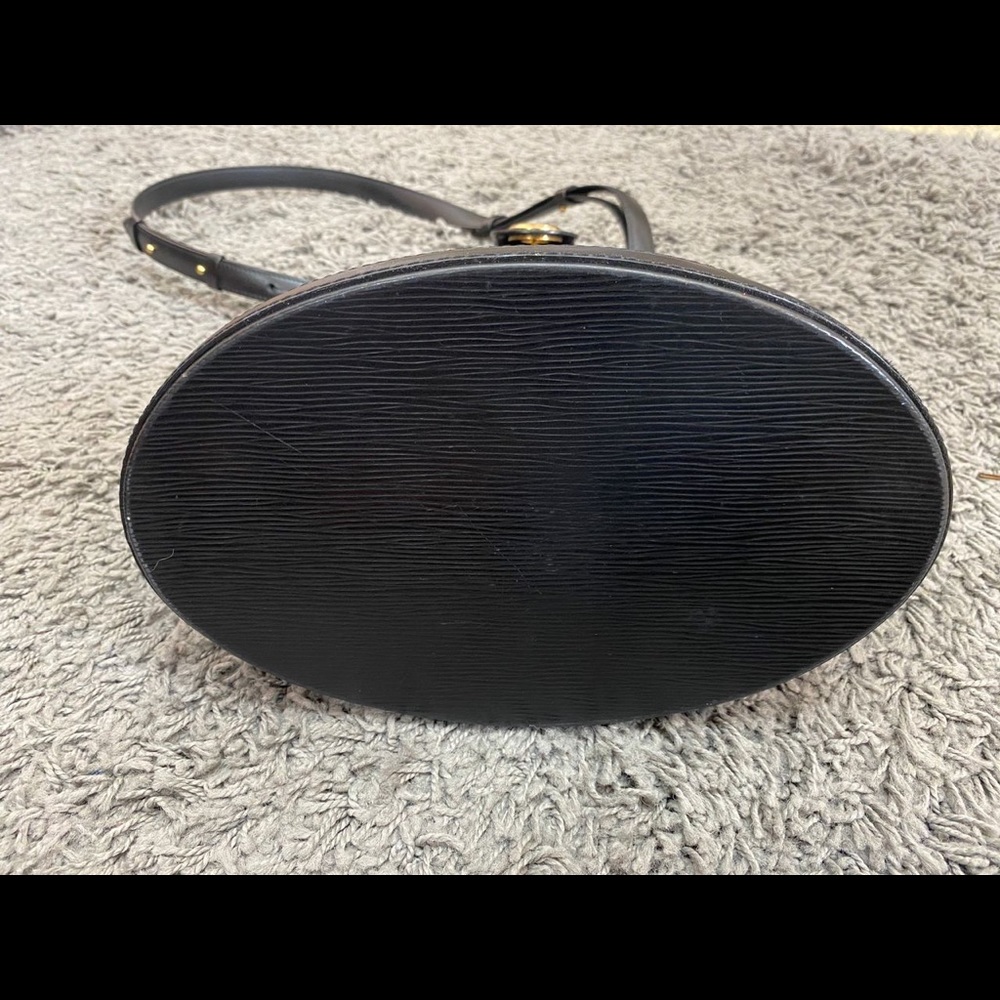 Louis Vuitton Cluny Vintage - Picture 7 of 11